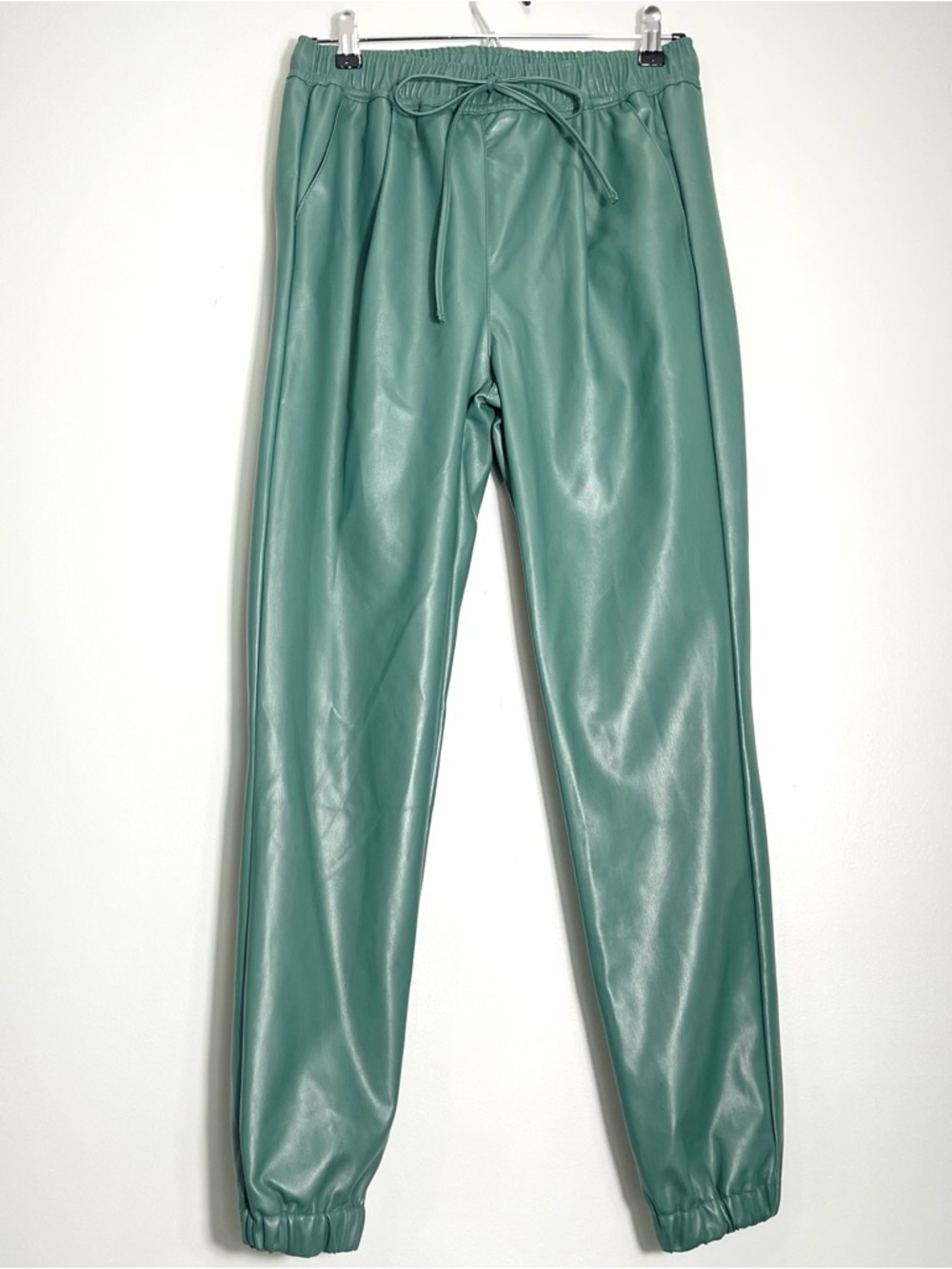 NWT LOVE TREE Women's Green Faux Leather Jogger Pants Elastic Waist Size Small